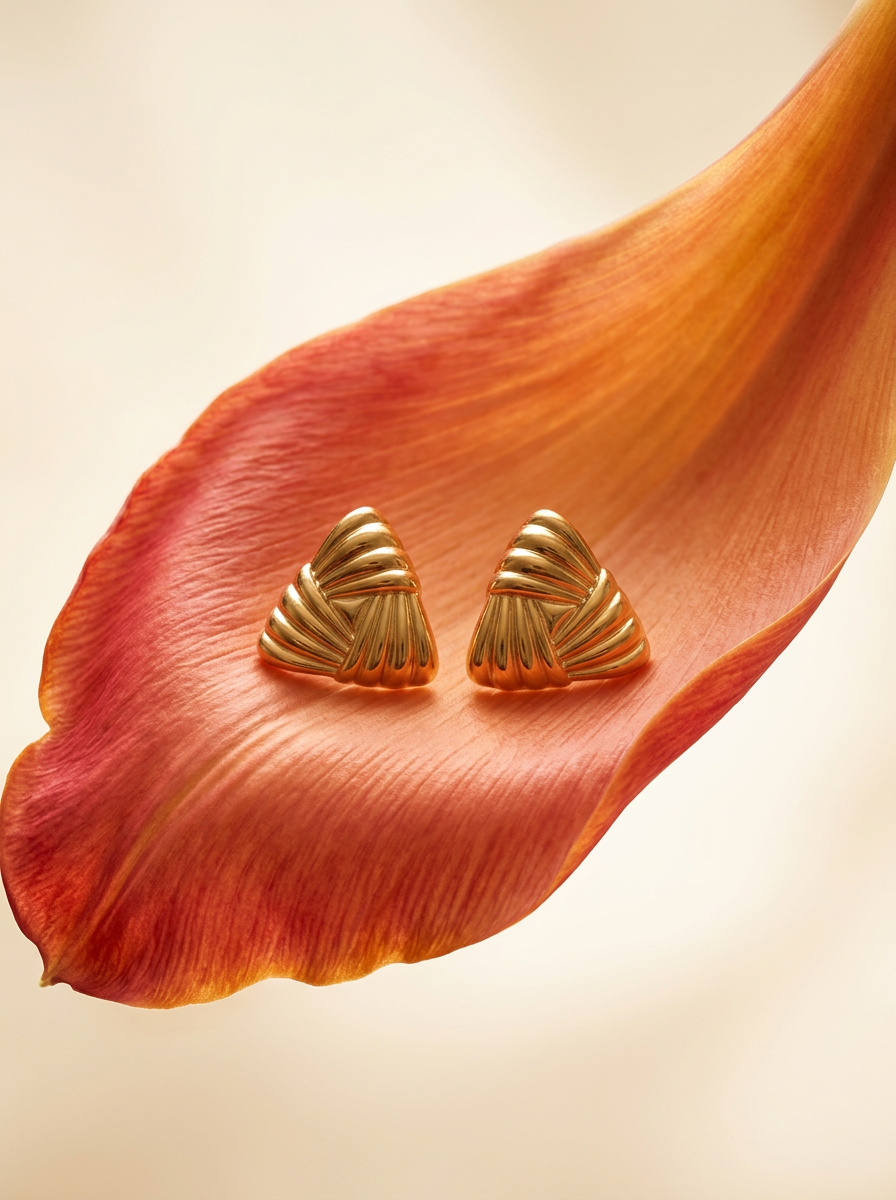 Template preview for Luxury Floral Product Editorial